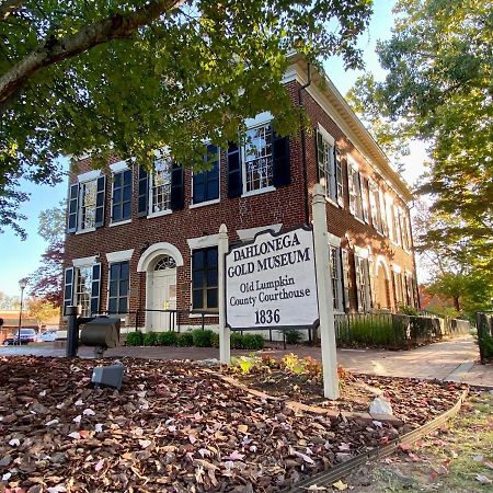Holiday Inn Express & Suites - Dahlonega - University Area By Ihg Exterior foto