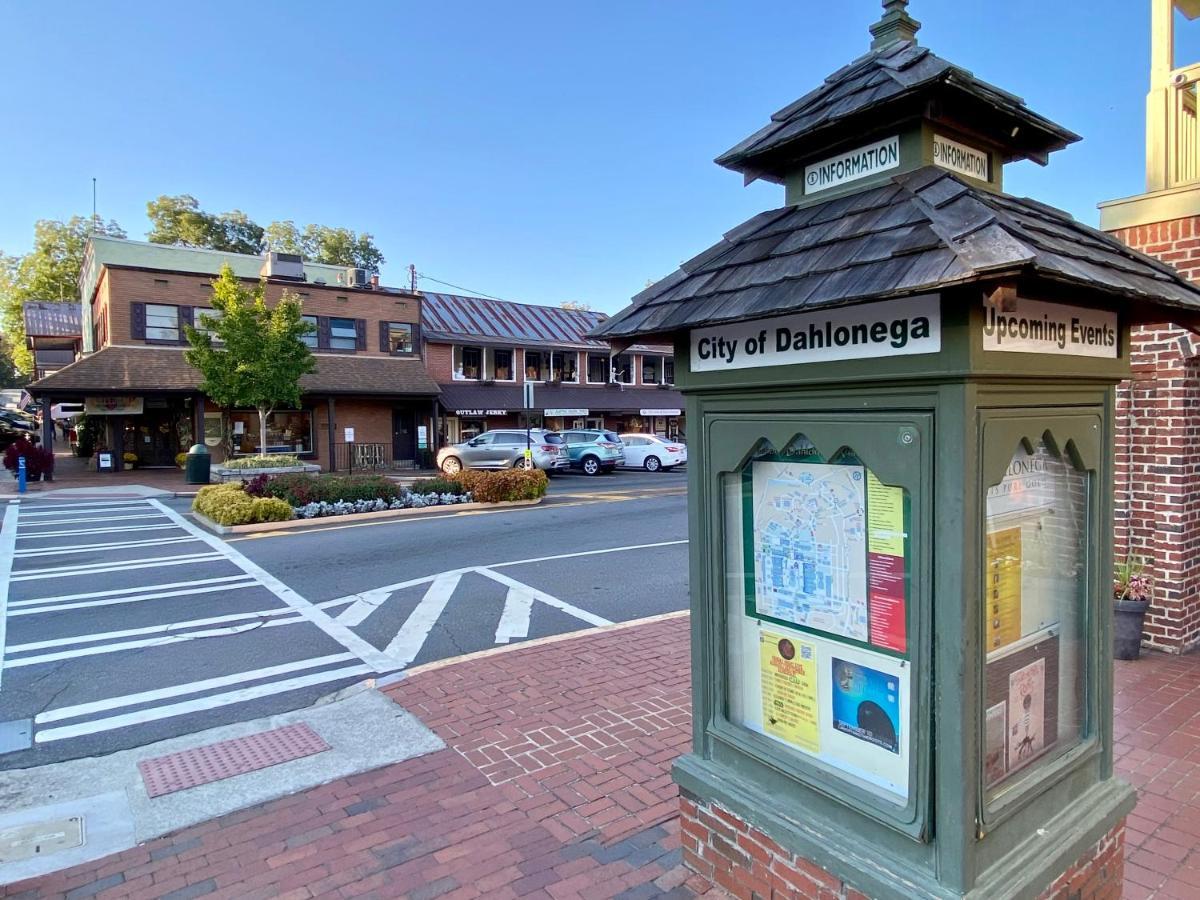 Holiday Inn Express & Suites - Dahlonega - University Area By Ihg Exterior foto